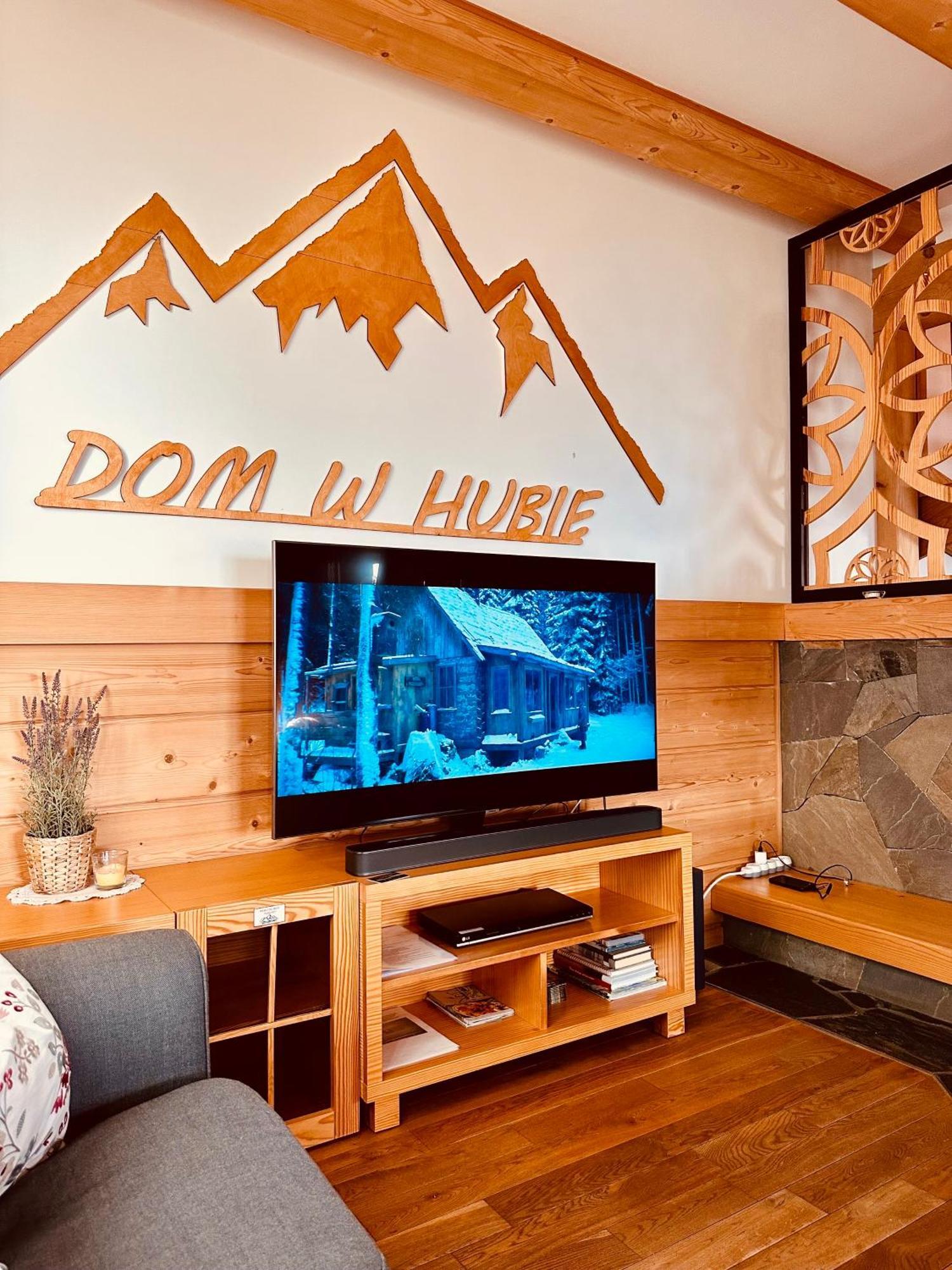 Dom W Hubie Z Sauna I Bawialnia Dla Dzieci Maniowy
